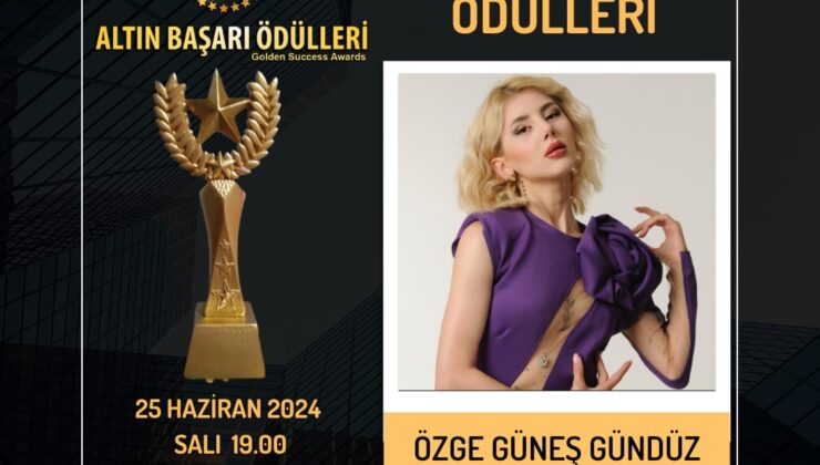 Özge Güneş Gündüz15. Altın Başarı Ödüllerinde  kırmızı halıda sunucu