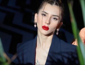 Özge Güneş Gündüz Güzel modele Ankara yolu gözüktü